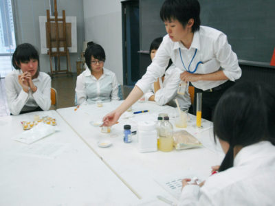 テンペラ画講座を実施しました