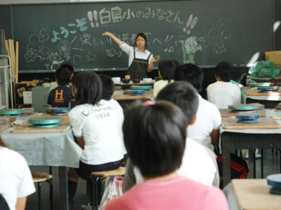 白島小学校陶芸教室が行われました