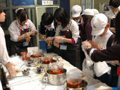 「青少年のための科学の祭典」に参加しました