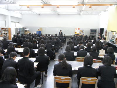 美術部初顔合わせ会を行いました