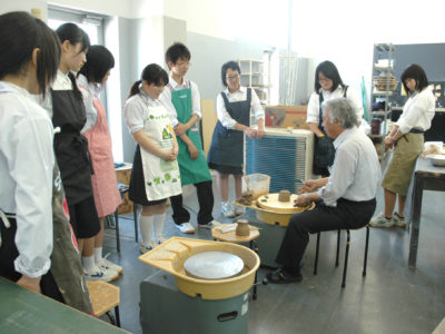 電動轆轤（ろくろ）講座を実施しました