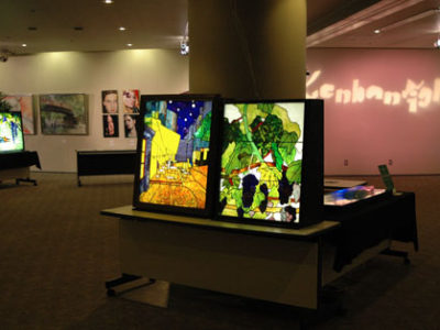 ＮＴＴクレドホールホワイエ（ロビー）にて創造表現コース生徒作品を展示しました