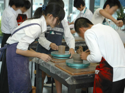 白島小学校陶芸講座を実施しました。