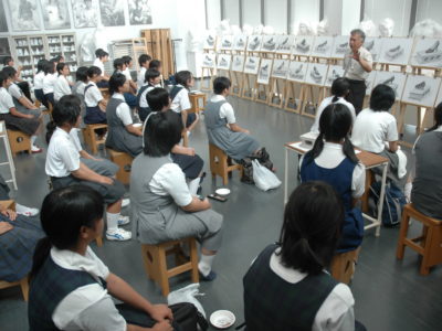 中学生対象美術講座を実施しました