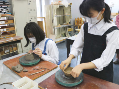 創造表現コース授業レポート「３年  陶芸」