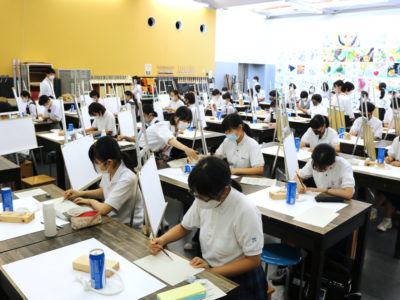 第１回　中学生対象美術講座を行いました