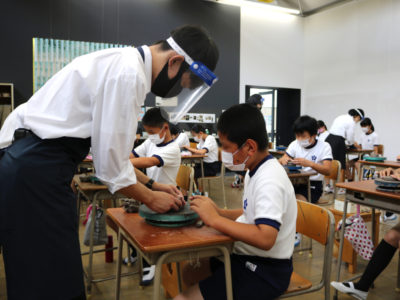 白島小陶芸教室を行いました