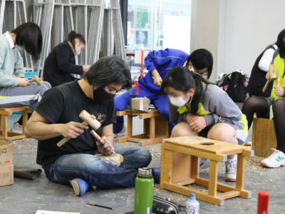 プロフェッショナル人材活用事業「 木彫講座 」が開催されました