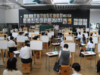 第１回中学生対象美術講座を行いました。